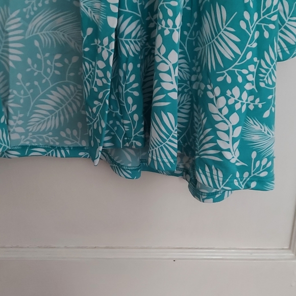 Lightweight Sweater/Top - Picture 4 of 6